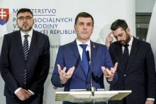 Štátny tajomník ministerstva práce Branislav Ondruš naznačil, že druhý pilier čakajú zmeny. FOTO: TASR/D. Veselský