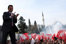 Starosta Istanbulu Ekrem Imamoglu, kandidát na starostu hlavnej opozičnej Republikánskej ľudovej strany. FOTO: Reuters