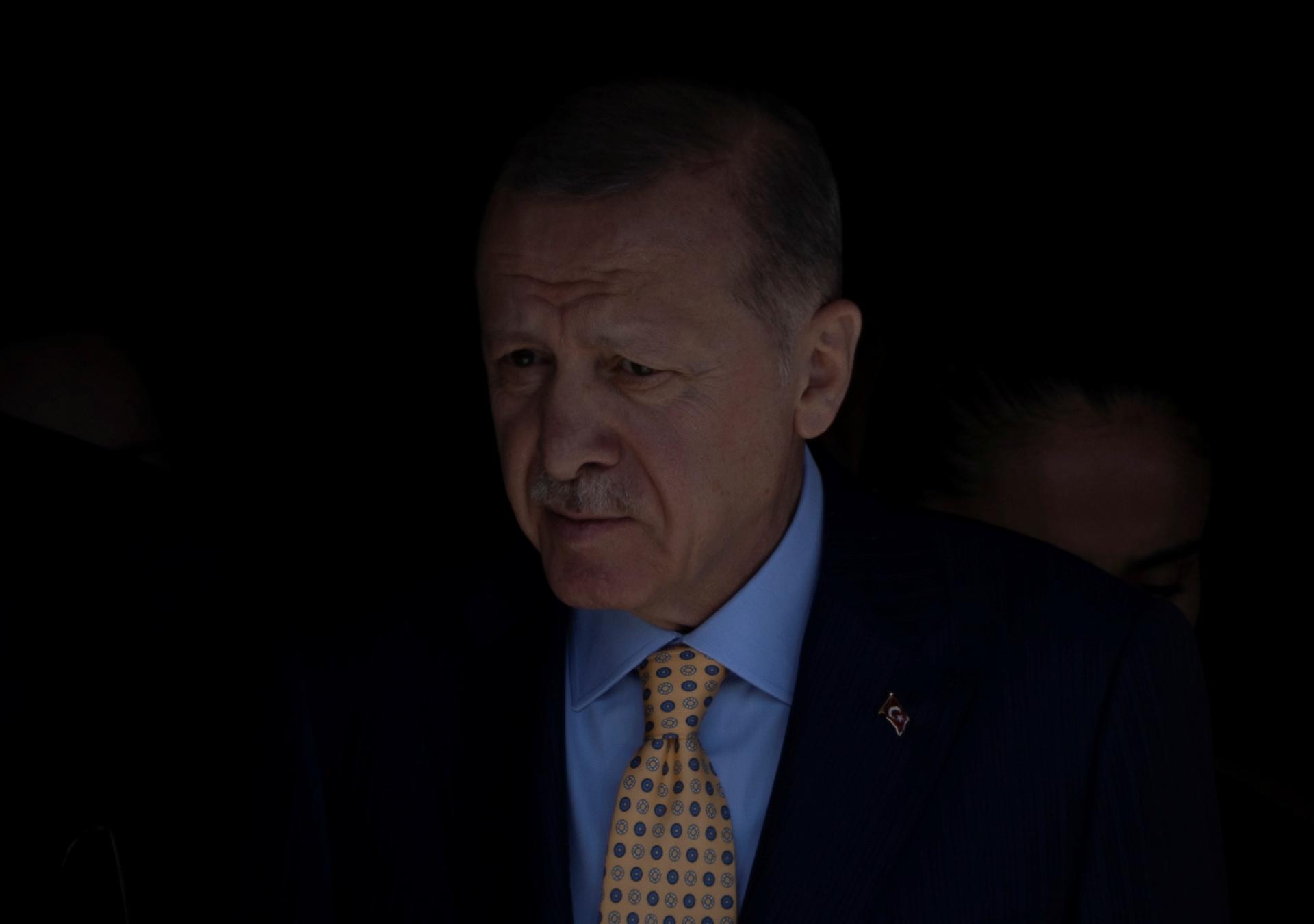 Erdogan priznal, že jeho strana nedosiahla v komunálnych voľbách očakávané výsledky