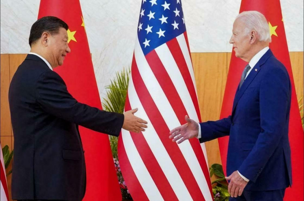 Americký prezident Joe Biden sa stretáva s čínskym prezidentom Si Ťin-pchingom. FOTO: Reuters