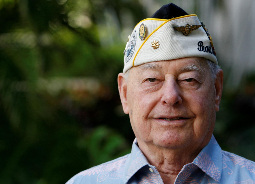 Lou Conter, posledný preživší japonského útoku na vojnovú loď USS Arizona na námornej základni Pearl Harbor. FOTO: Reuters