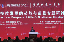 Čínsky minister financií Lan Fo-an hovorí počas Čínskeho investičného fóra v Pekingu. FOTO: TASR/AP