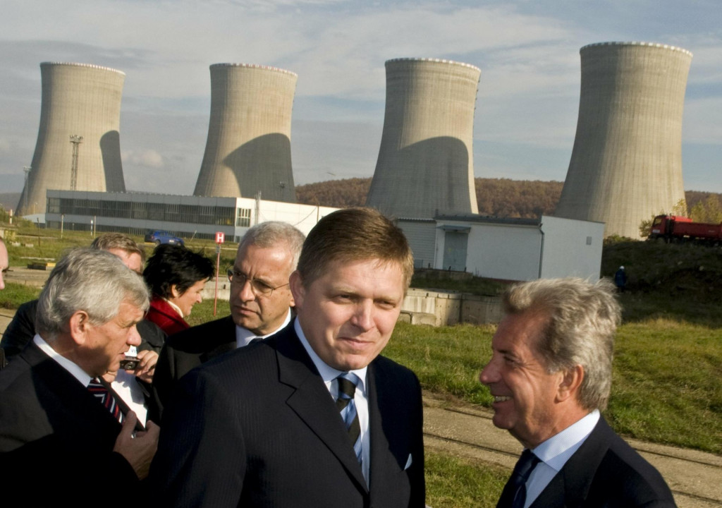 Vtedajší premiér Robert Fico oznámil v roku 2008 dostavbu Mochoviec 3 a 4.

FOTO: TASR/H. Mišovič