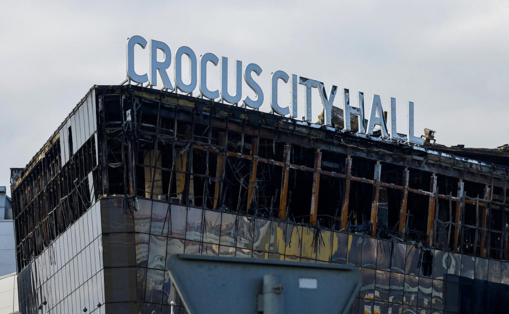 Vyhorená radnica Crocus po smrteľnom útoku na koncertné miesto pri Moskve. FOTO: Reuters