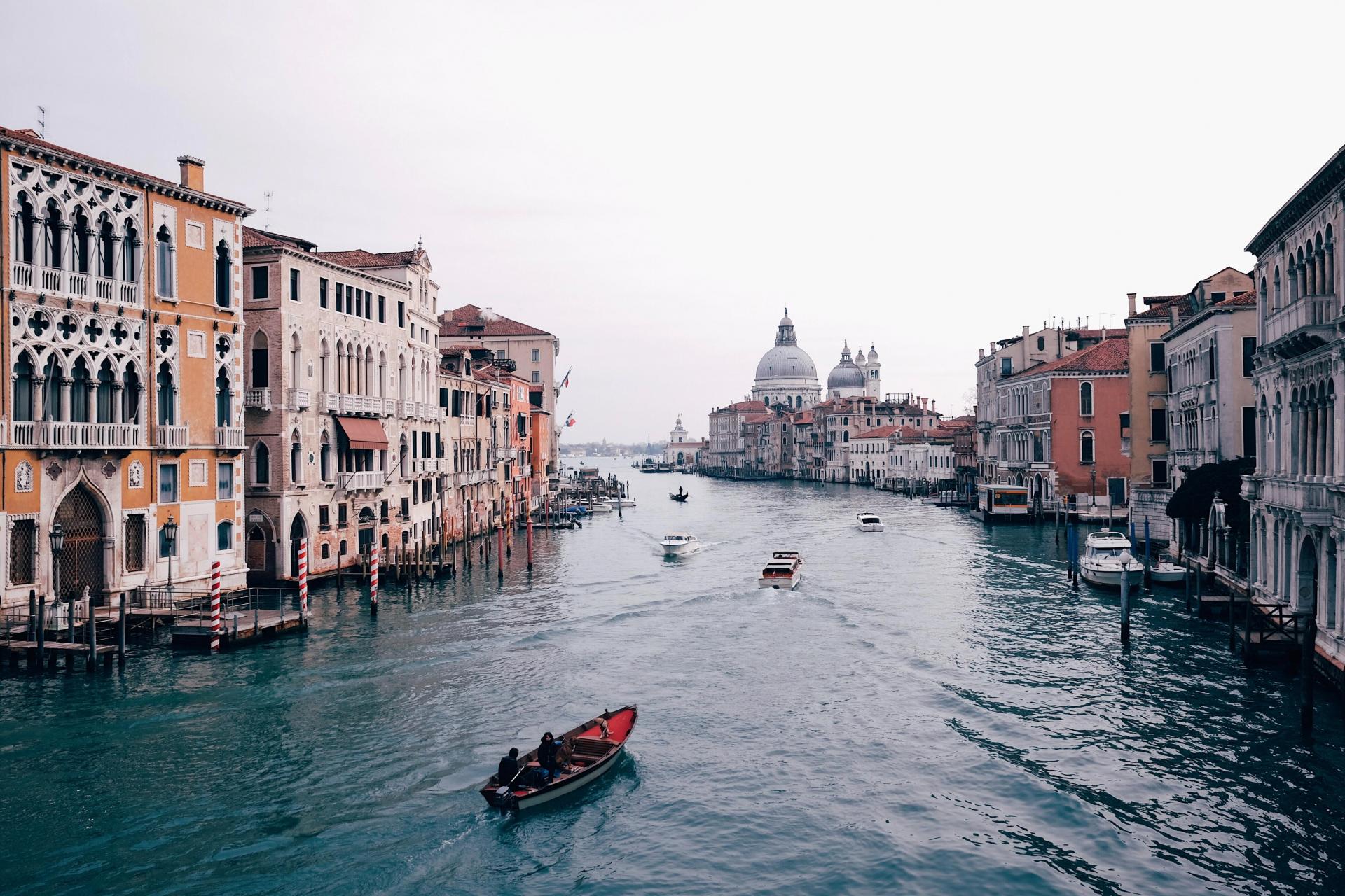 Koniec bezplatného turizmu v Benátkach. Poplatok za návštevu platí od 25. apríla