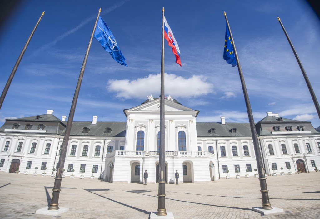 Podoba boja o Prezidentský palác odráža rozdelenie slovenskej spoločnosti. FOTO: TASR/Martin Baumann