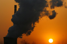 Len 57 spoločností vyprodukovalo 80 percent globálneho oxidu uhličitého