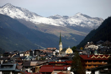 Lyžiarske stredisko v rakúskej obci Ischgl. FOTO: Reuters