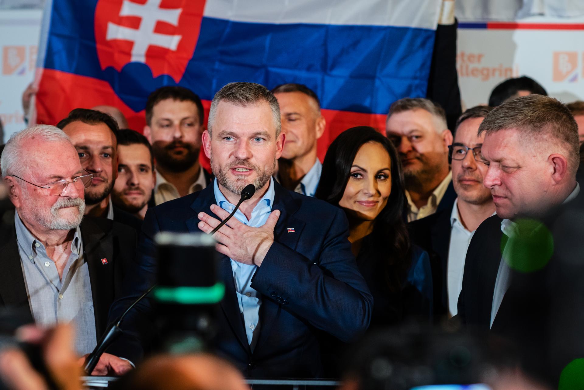 Na juhu Slovenska prispeli k volebnému obratu maďarské médiá. Zasahovali do kampane v prospech Pellegriniho