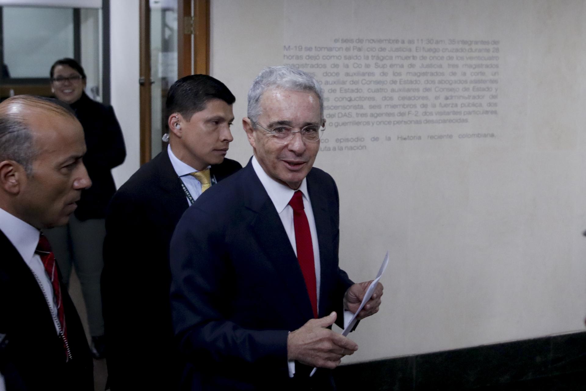 Kolumbijského exprezidenta Uribeho budú stíhať pre obvinenia z ovplyvňovania svedkov