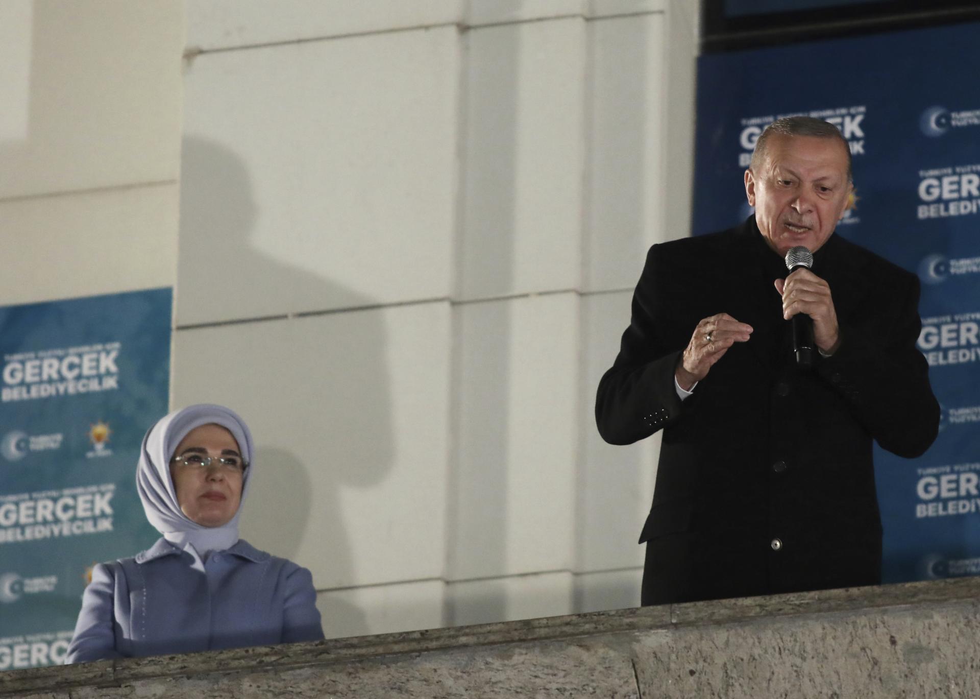 Erdogan vyjadril sústrasť vodcovi Hamasu Haníjovi za smrť synov pri nálete