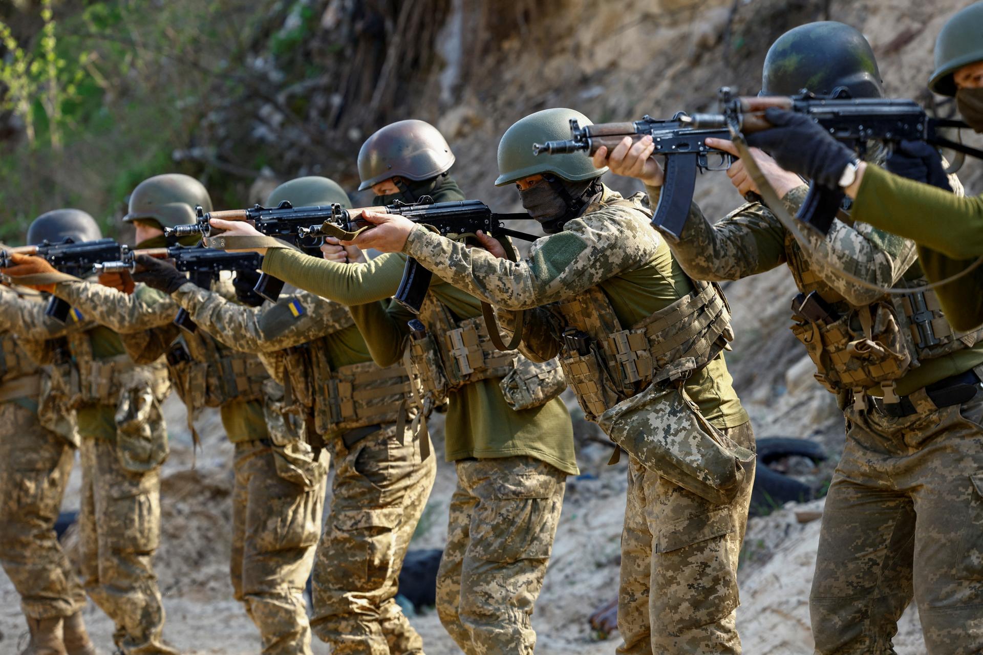 Na Ukrajine schválili v prvom čítaní zákon, ktorý umožní väzňom slúžiť v armáde