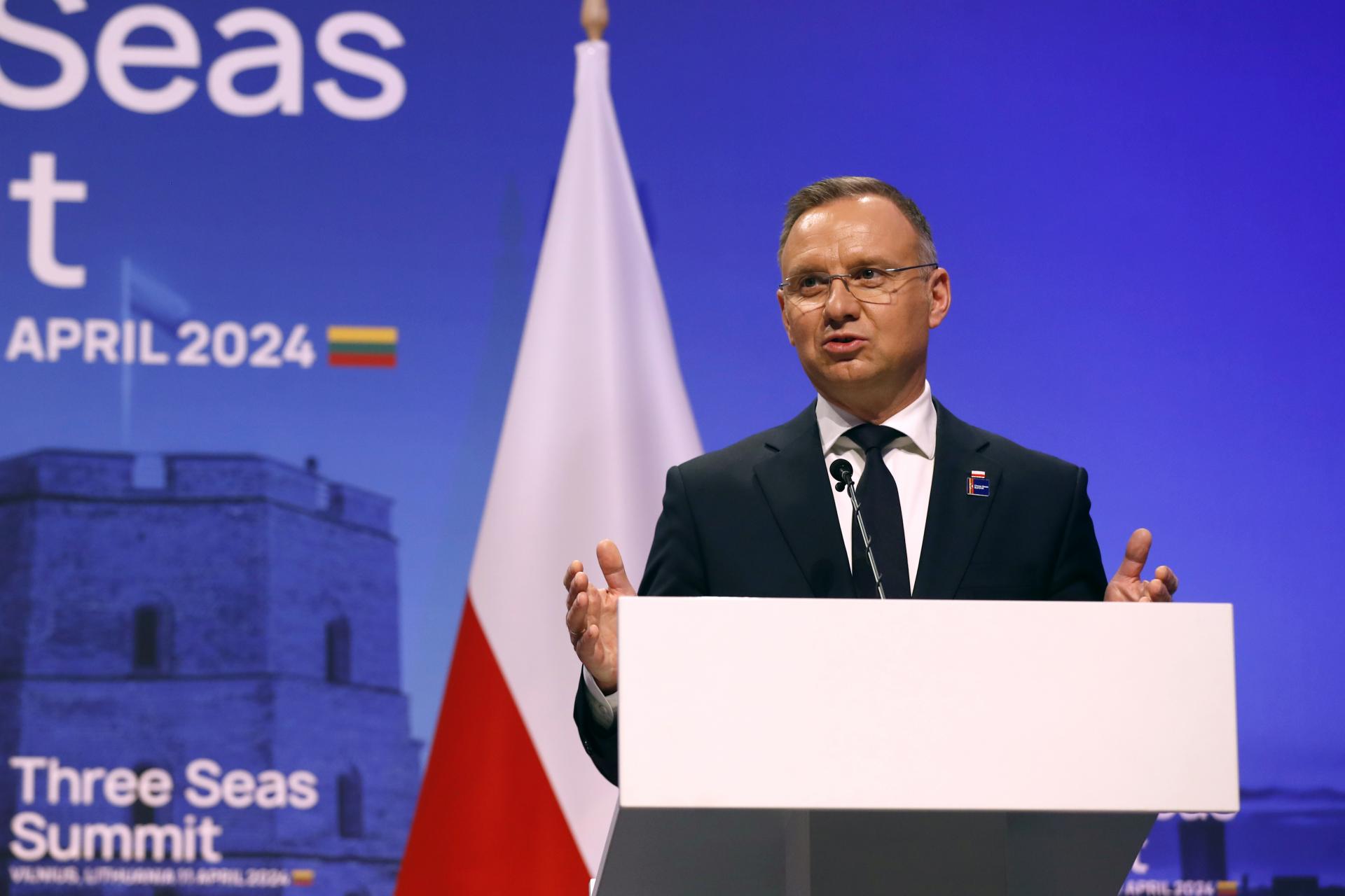 Štáty NATO musia zvýšiť produkciu munície, ak chcú odstrašiť Rusko, vyhlásil poľský prezident 