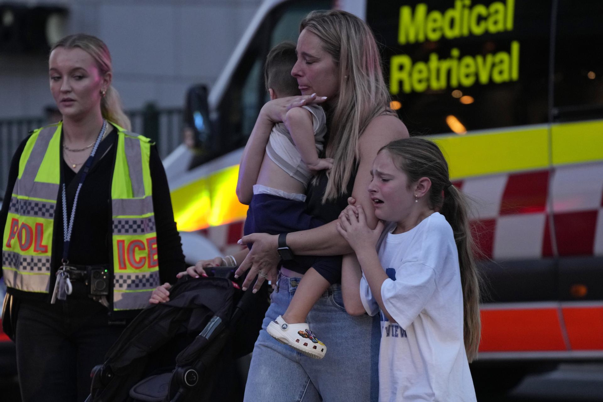 Po útoku nožom v Sydney zahynulo päť ľudí. Útočník je mŕtvy, oznámila polícia