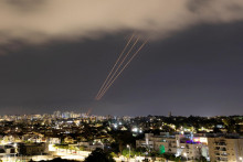 Izrael cez víkend čelil iránskemu útoku. FOTO: Reuters