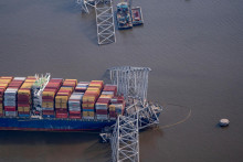 Nákladná loď Dali, ktorá narazila do mosta Francis Scott Key Bridge a spôsobila jeho zrútenie v Baltimore. FOTO: Reuters