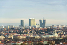 Aktuálne sa sumy pražských novostavieb hýbu na sume 130-tisíc korún na štvorcový meter, čo je v prepočte približne 5 151 eur.

FOTO: panoramahotelprague.com
