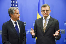 Americký minister zahraničných vecí Antony Blinken a ukrajinský minister zahraničných vecí Dmytro Kuleba. FOTO: TASR/AP