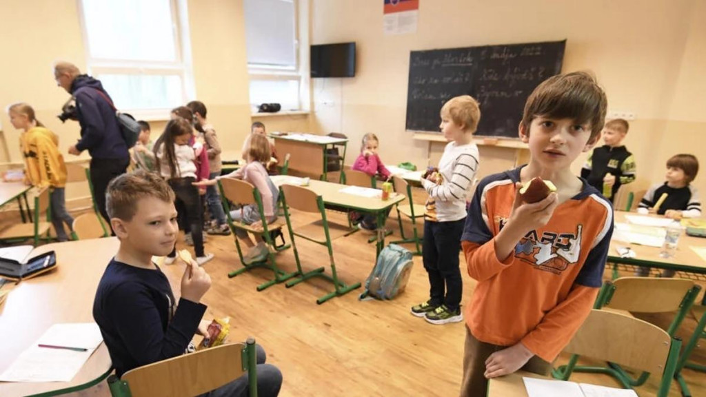 Zápis prvákov do základných škôl na školský rok 2024/2025 prebieha celý apríl. FOTO: TASR/F. Iván