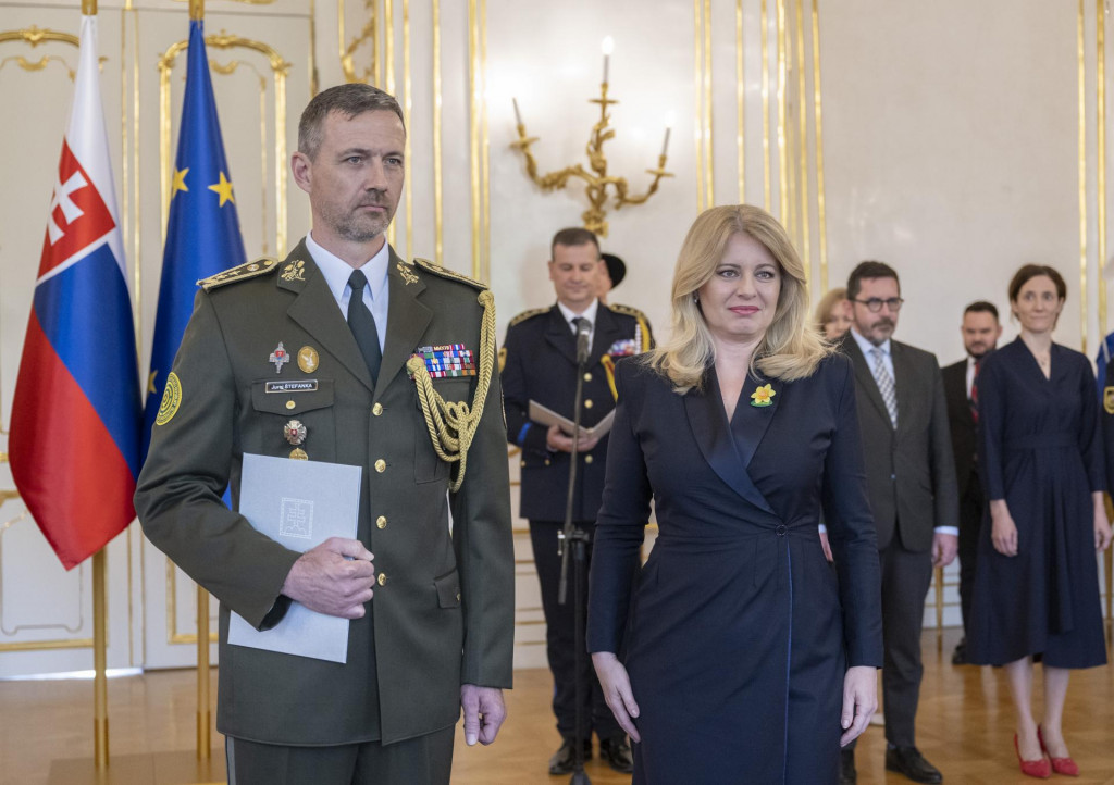Prezidentka Zuzana Čaputová menovala generálov Ozbrojených síl v Prezidentskom paláci v Bratislave. FOTO: TASR/Martin Baumann