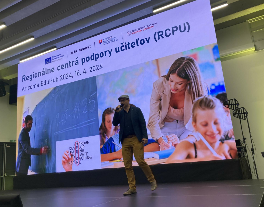 RCPU zriaďujú rôzne subjekty a sú medzi nimi aj mestá Rožňava a Nitra, povedal Péter Urbán z rezortu školstva na konferencii Aricoma EduHub 2024. FOTO: HN/KATARÍNA ŠEBEJOVÁ