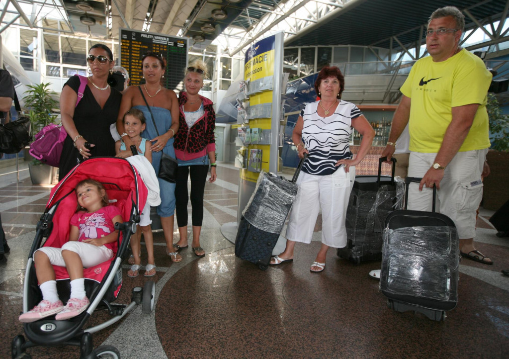 Bratislava v počte odbavených cestujúcich vlani stále zaostávala za posledným predcovidovým rokom. FOTO: Peter Mayer
