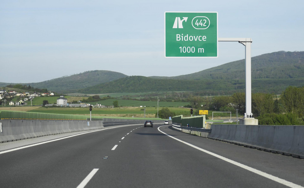 Diaľničný úsek D1 pri Košiciach Budimír – Bidovce postavený pomocou eurofondov slúži motoristom od konca roka 2019.  FOTO: TASR/F. Iván