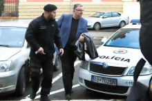 Obvinený šéf IT odboru Tiposu Miloš Prelec prichádza na ŠTS v Banskej Bystrici 29. novembra 2019. FOTO: TASR/Ján Krošlák