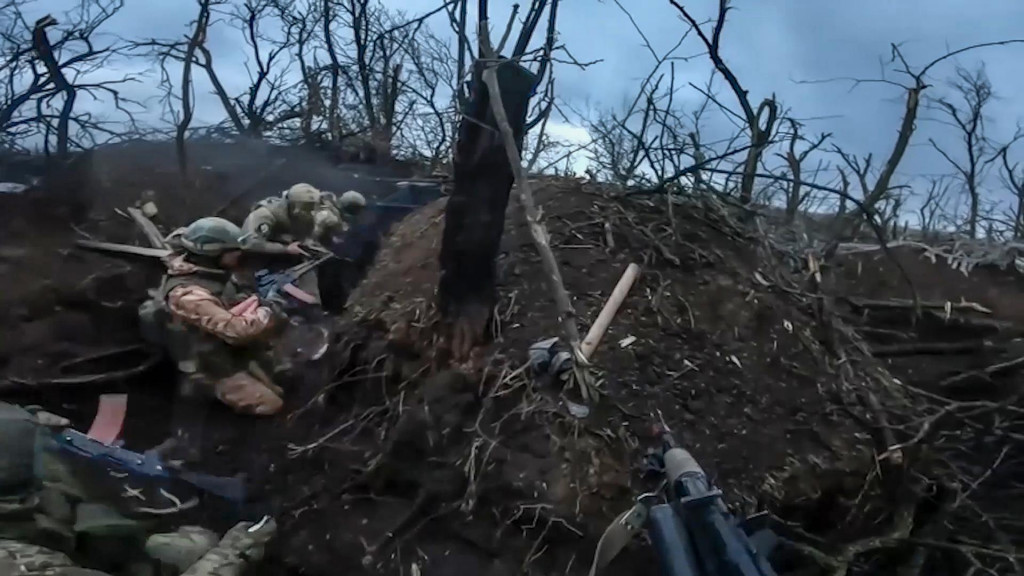 Ruskí vojaci útočia na Ukrajinu. FOTO: TASR/AP