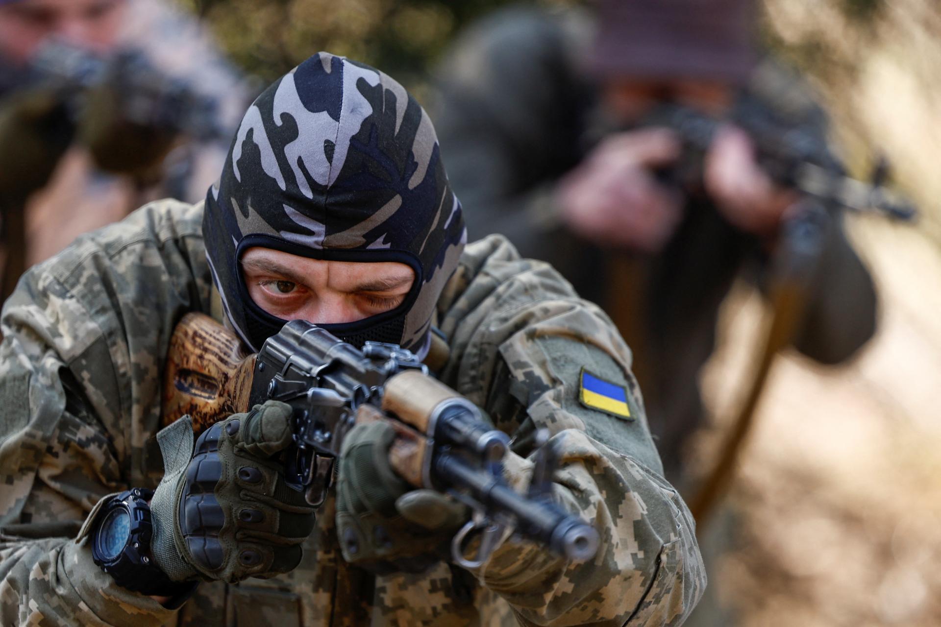 Pravdepodobnosť zrútenia ukrajinských pozícií klesá, tvrdí šéf estónskej rozviedky