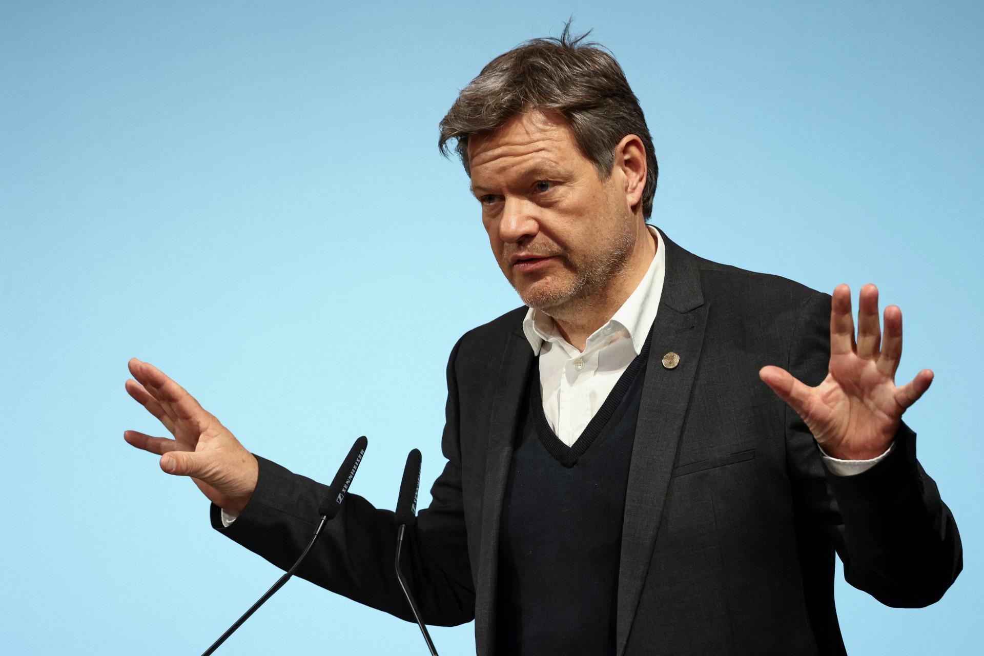 Nemecký minister hospodárstva čelí kritike, že vedel o dopadoch odchodu od jadra. Opozícia chce vyšetrovanie