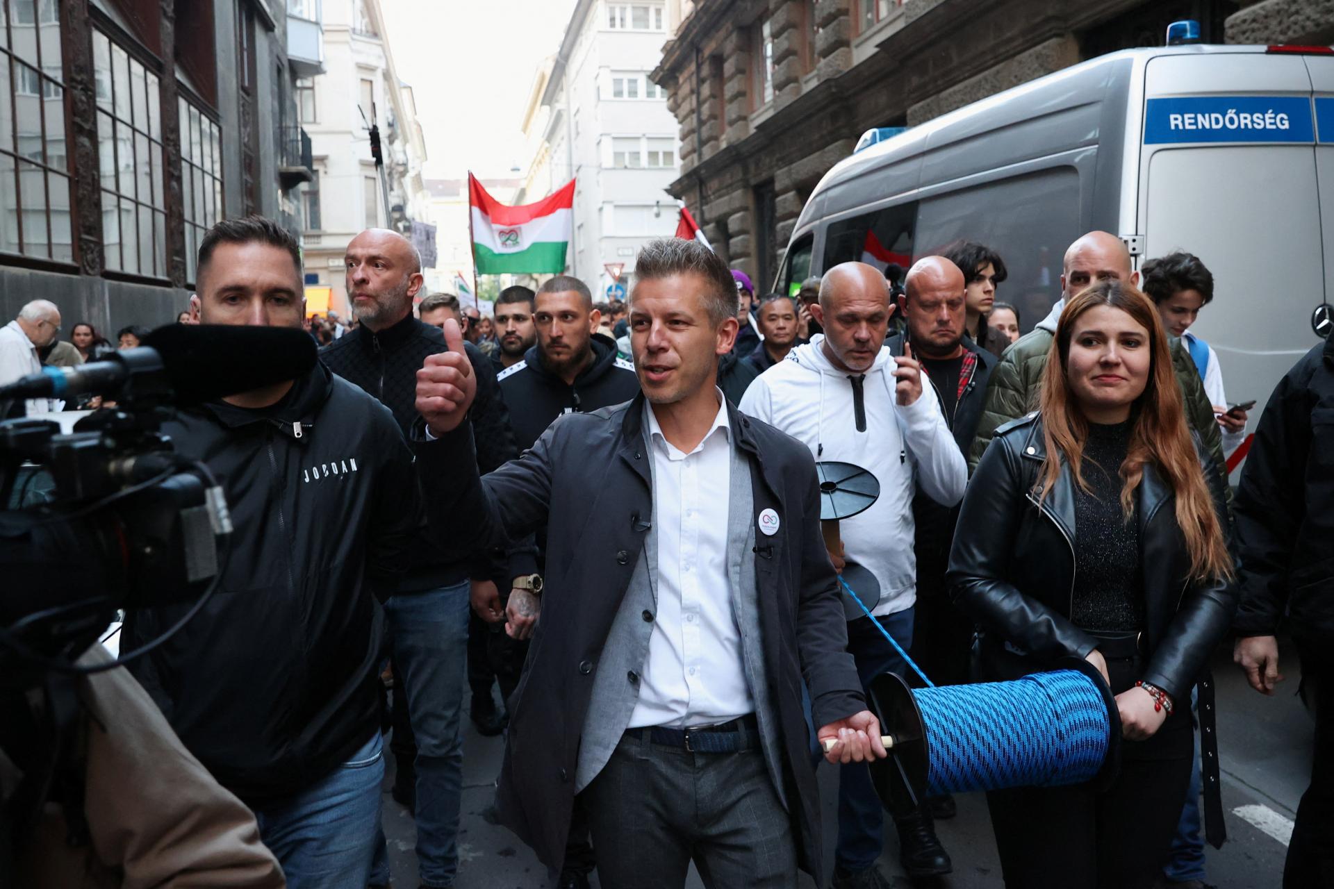 V Budapešti demonštrovali tisíce ľudí proti Orbánovej vláde, vyzývali na odstúpenie ministra vnútra