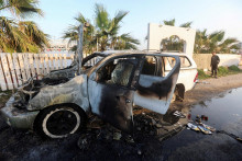 Vozidlo, v ktorom boli pri izraelskom nálete zabití zamestnanci z World Central Kitchen. FOTO: Reuters