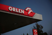 FILE PHOTO: The logo of Poland‘s largest refiner, Orlen, is displayed at a petrol station in Bialystok, Poland, October 2, 2023. REUTERS/Kacper Pempel/File Photo FOTO: Kacper Pempel