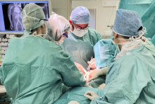 Fakultná nemocnica s poliklinikou J. A. Reimana v Prešove
V prešovskej nemocnici vymieňajú choré kĺby už 50 rokov.
Ročne tu zrealizujú vyše 1000 endoprotetických operácií