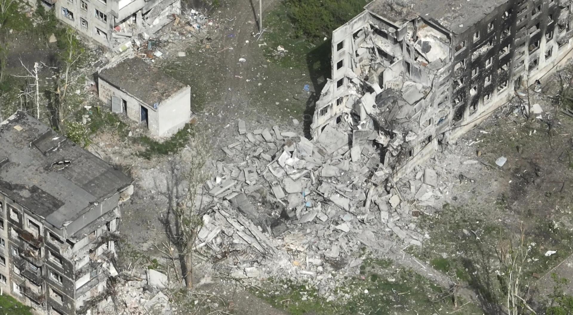 VIDEO: Ako scény z apokalyptického filmu. Dronové zábery ukazujú skazu v strategickom meste