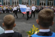 Ilustračná fotografia. Začiatok školského roka na škole v ruskom Petrohrade. FOTO: TASR/AP