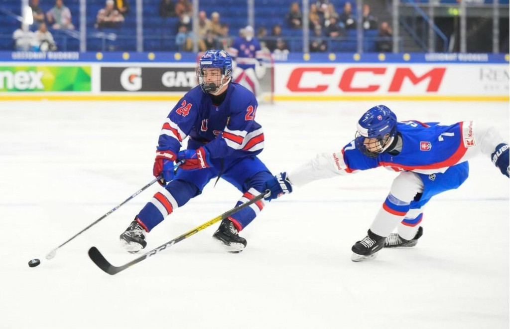 Slovenskí hokejisti v semifinále prehrali s tímom USA jednoznačne 2:7. FOTO: IIHF
