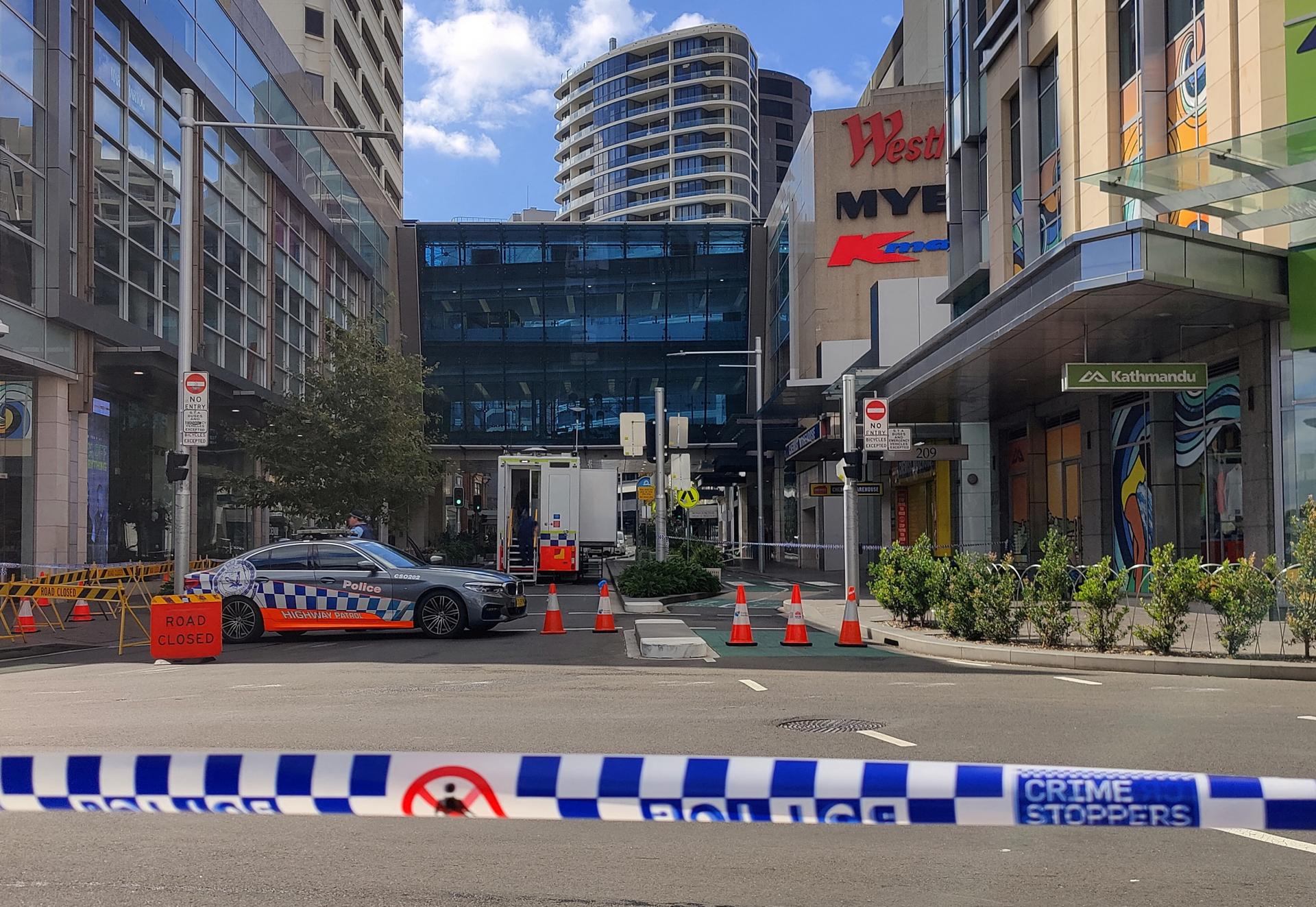 Austrálska polícia zastrelila 16-ročného chlapca, ktorý pobodal muža v Perthe. Radikalizoval sa na internete