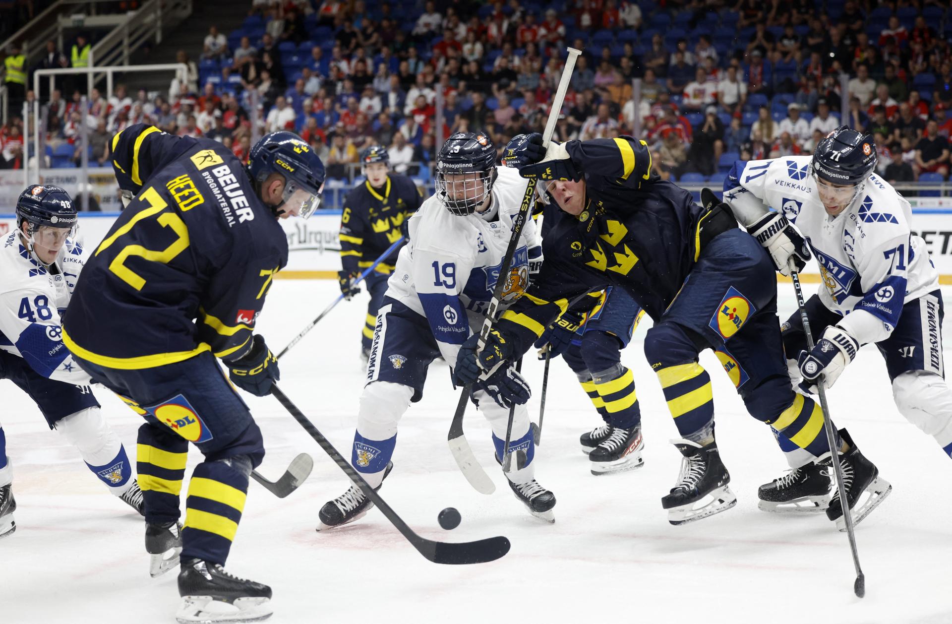 Fíni majú v nominácii štyroch hráčov z NHL a 17-ročného Heleniusa