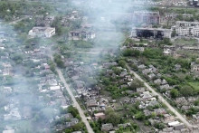 Zničená obec Očeretyne. FOTO: TASR/AP