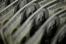 Éra silného dolára sa len tak rýchlo neskončí. FOTO: Reuters