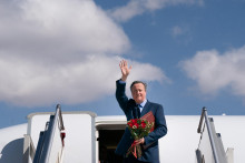 Britský minister zahraničných vecí David Cameron sa do vysokej politiky vrátil po zásadnom zlyhaní v referende o brexite. FOTO: REUTERS