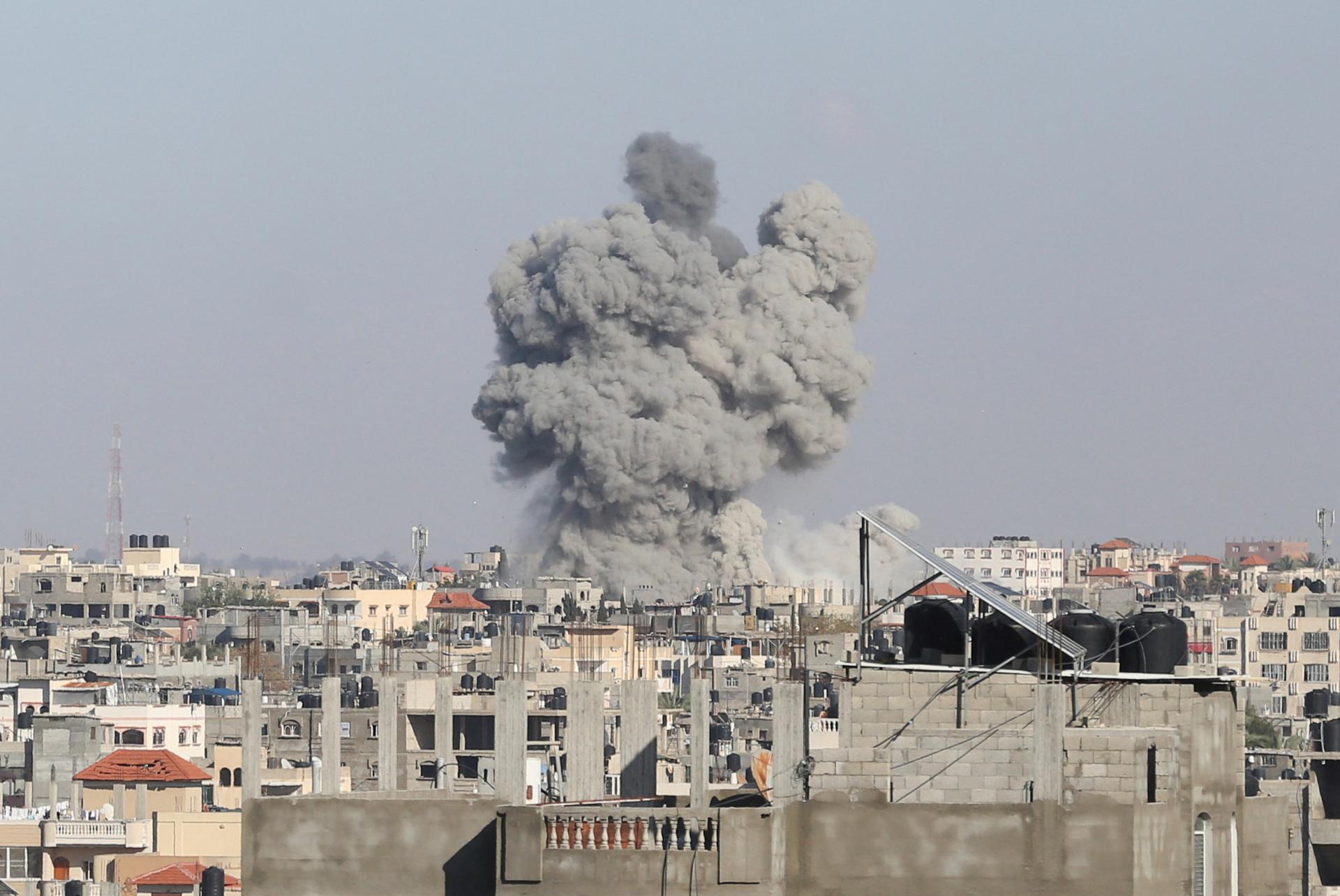 Izrael podnikol nálety na Rafah, útoky si vyžiadali najmenej päť mŕtvych
