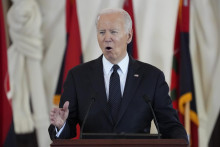 Americký prezident Joe Biden vystupuje s príhovorom počas slávnosti na pamiatku obetí holokaustu vo Washingtone. FOTO: TASR/AP
