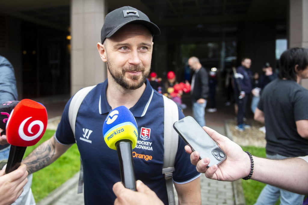 Pred odchodom slovenského tímu na blížiaci sa svetový šampionát bol náš kapitán Tomáš Tatar pozitívne naladený. FOTO: TASR/J. Kotian