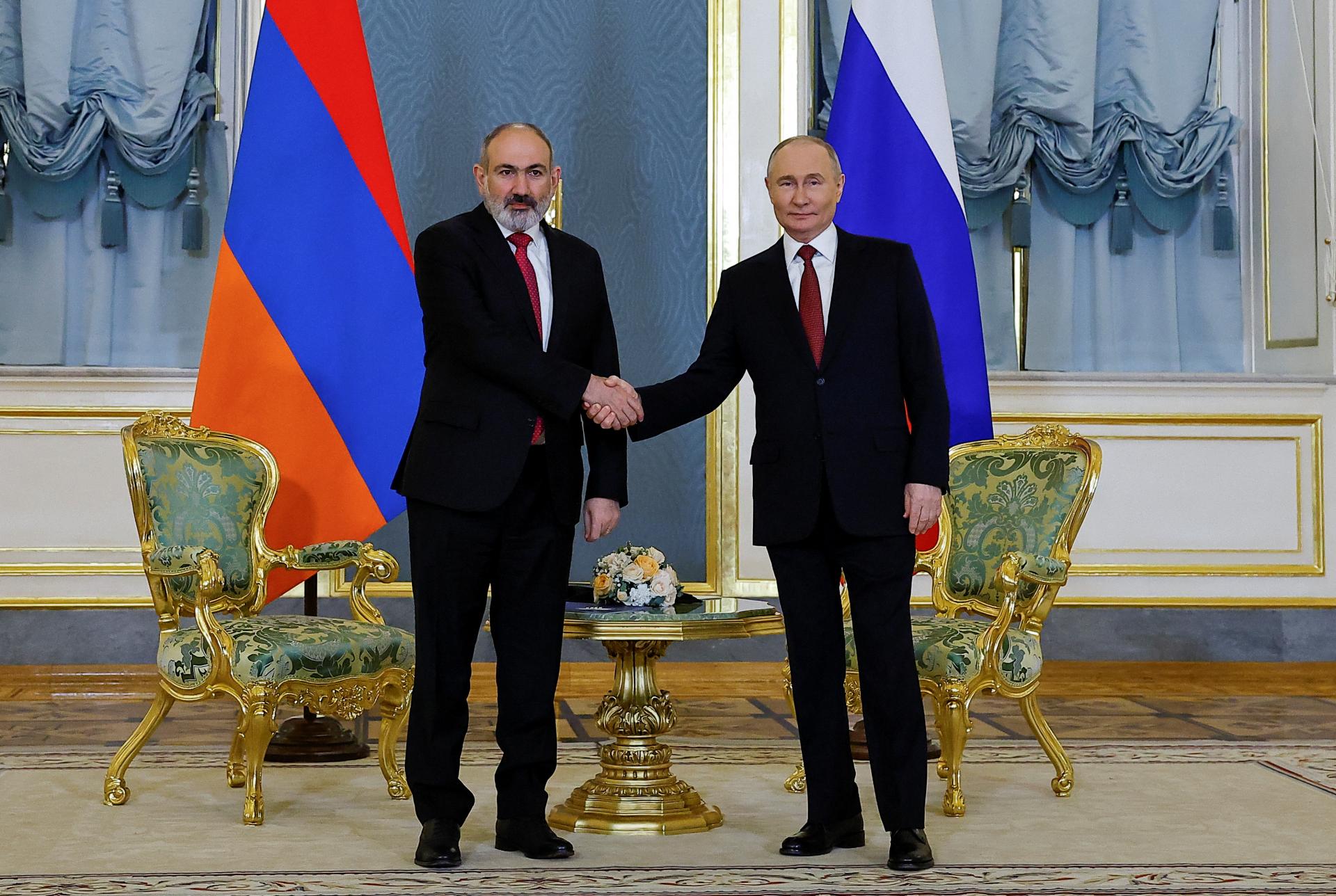 Ruskí vojaci a pohraničníci sa stiahnu z viacerých oblastí Arménska