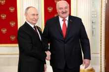 Ruský prezident Vladimir Putin a bieloruský prezident Alexander Lukašenko. FOTO: Reuters