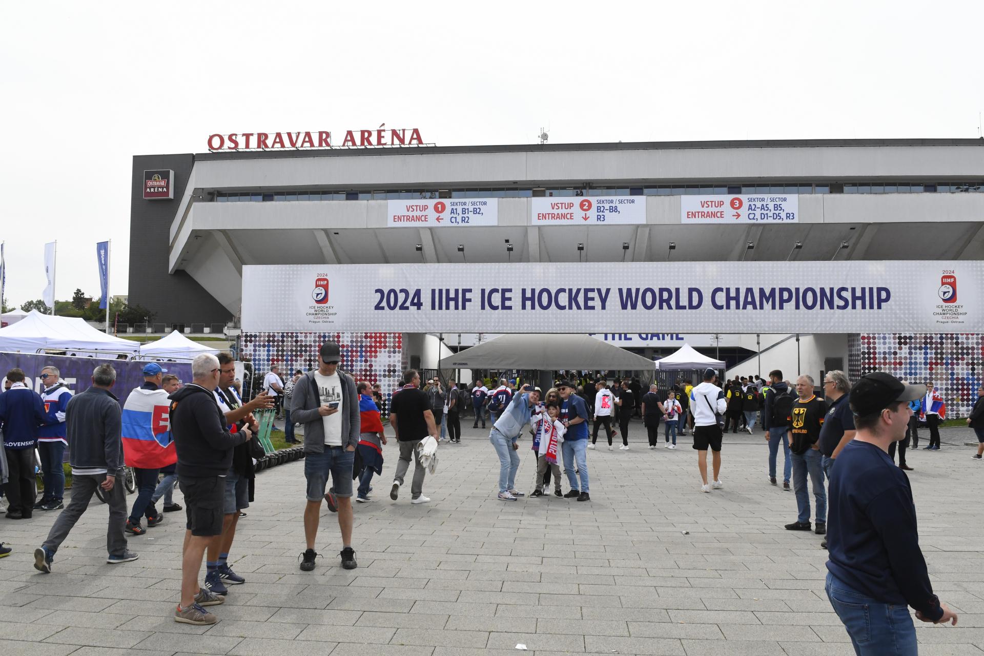 Bohaté majstrovstvá: Hokejový šampionát má českej ekonomike priniesť dve miliardy korún