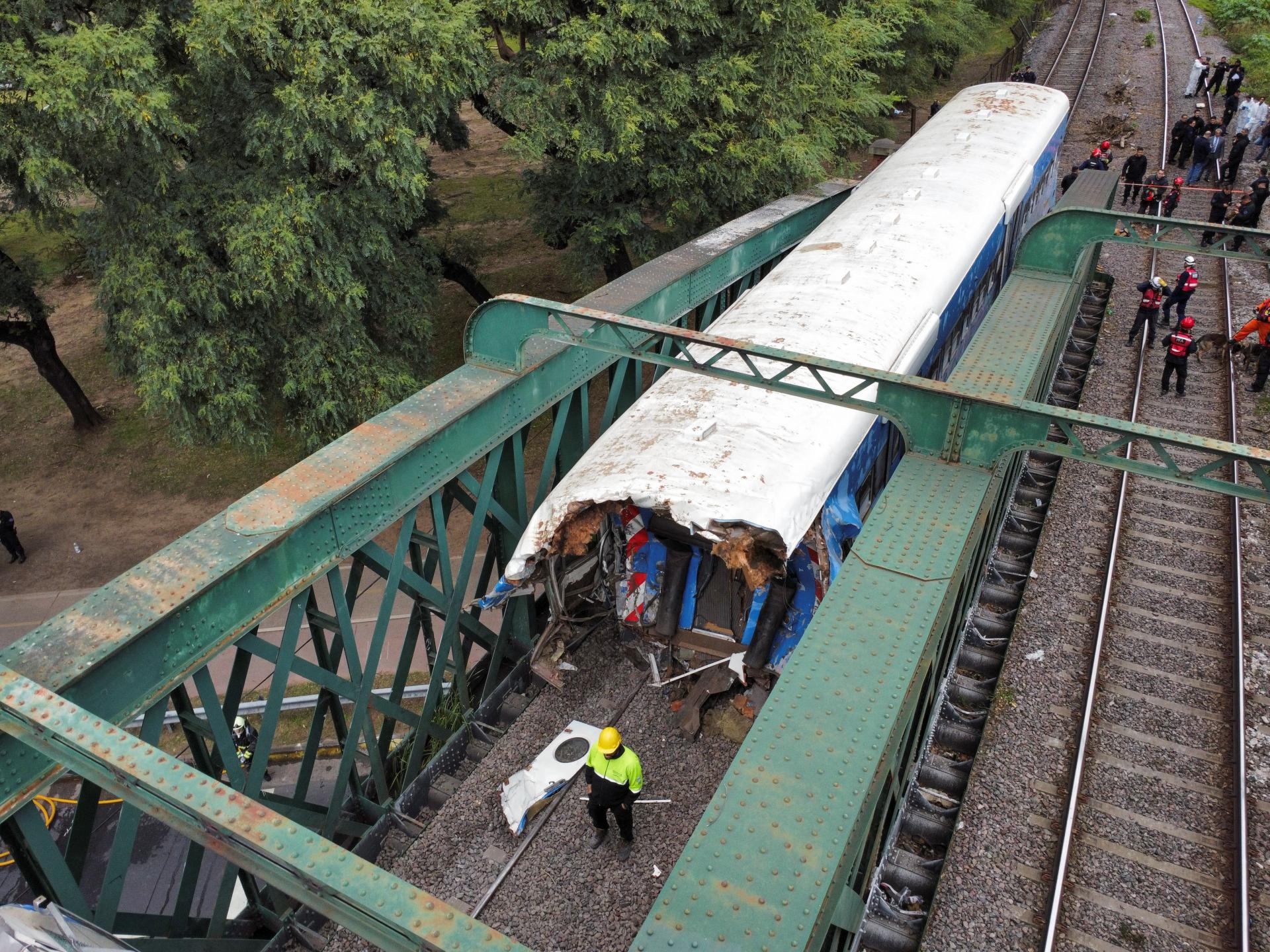 Zrážka vlakov v Buenos Aires si vyžiadala desiatky zranených